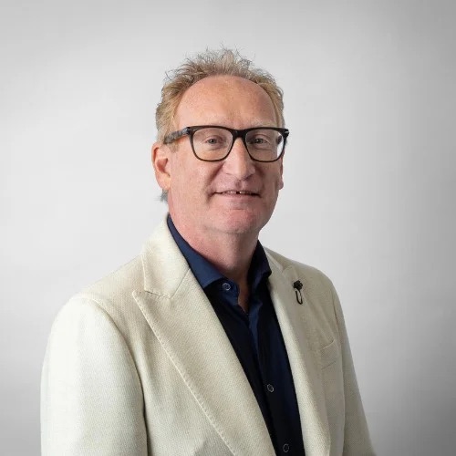 Zakelijke mediator Arjan